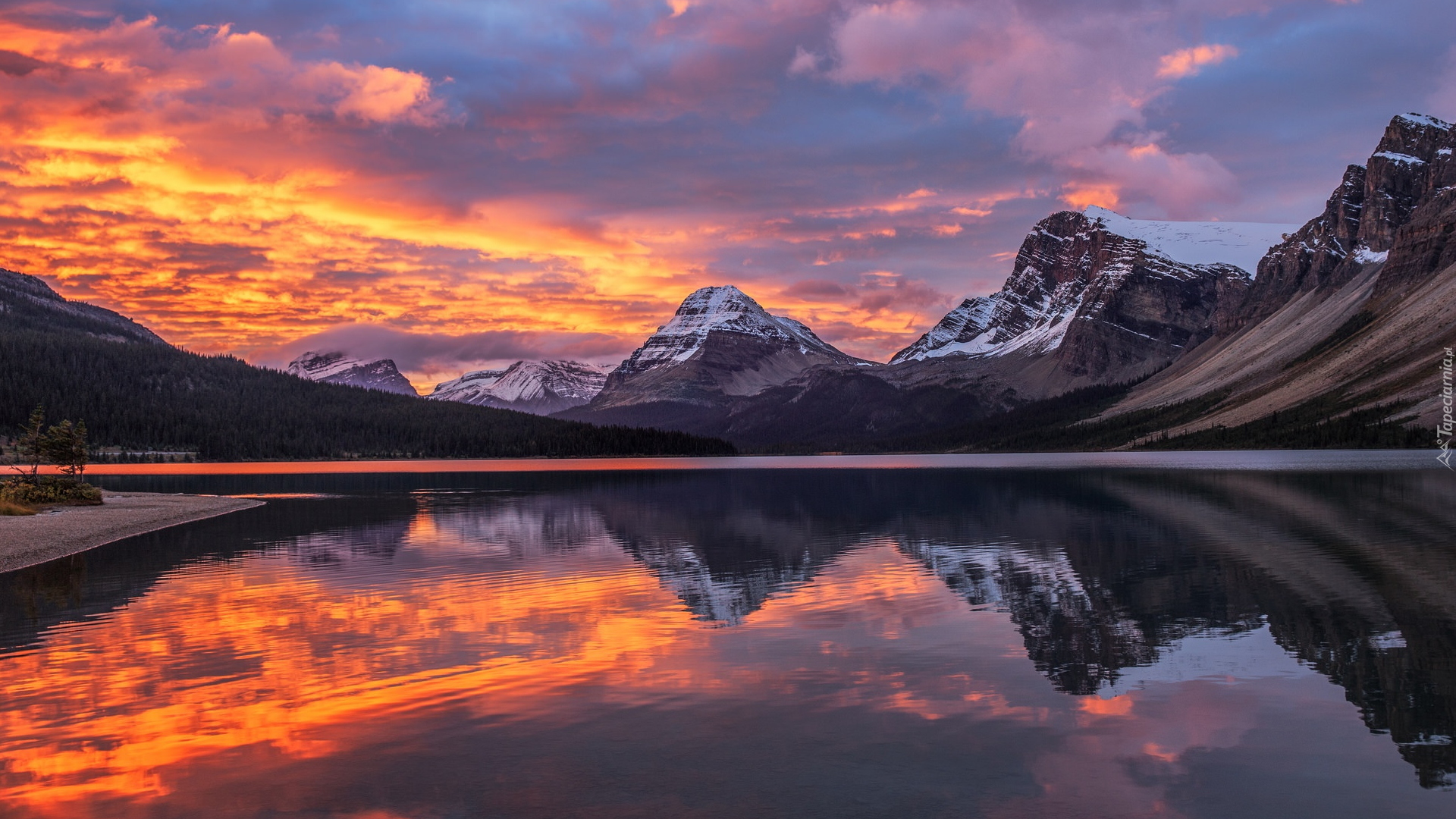 Jezioro, Bow Lake, Góry Skaliste, Zachód słońca, Park Narodowy Banff, Prowincja Alberta, Kanada