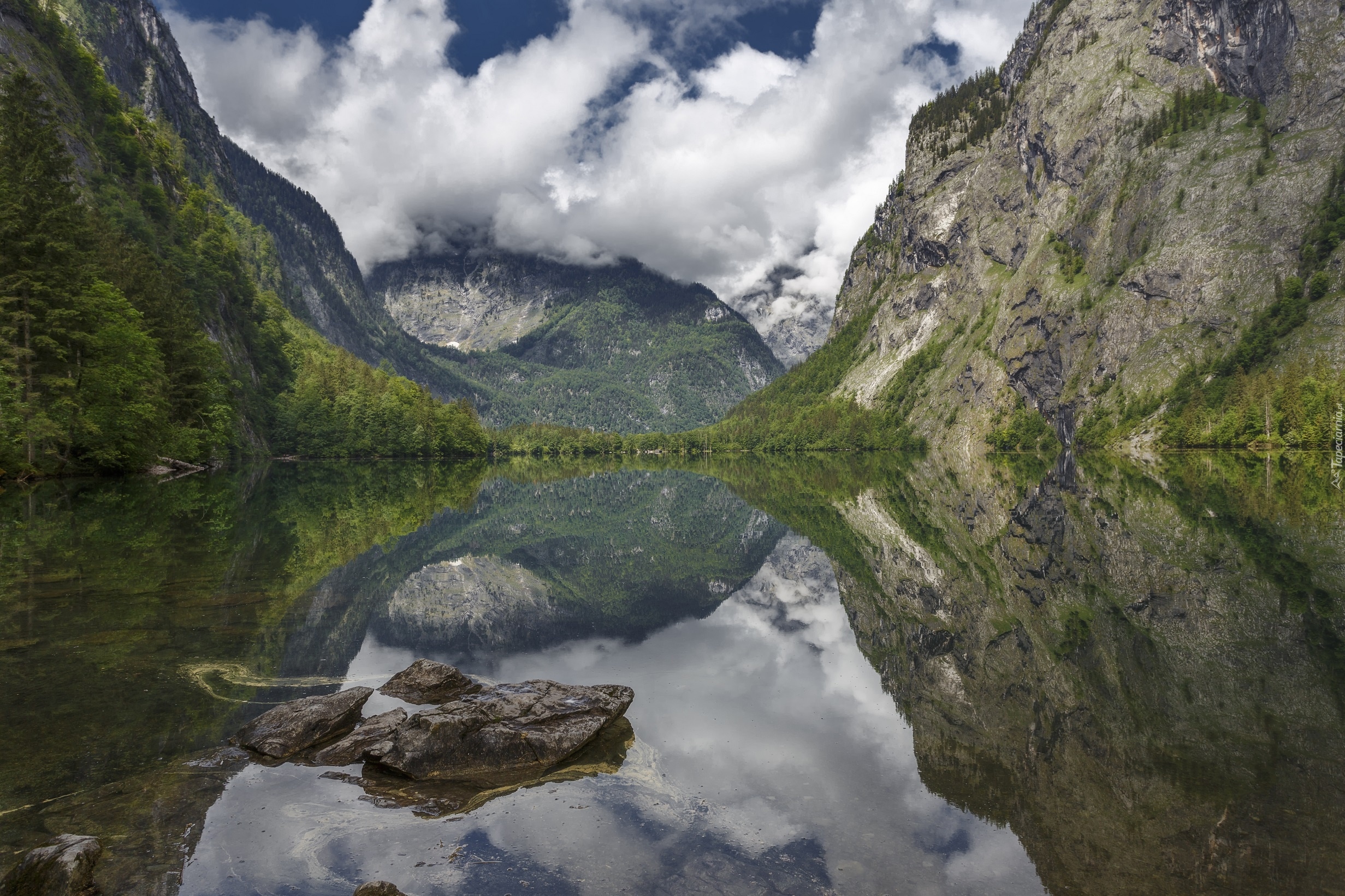 Jezioro Obersee, Góry Alpy, Kamienie, Park Narodowy Berchtesgaden, Bawaria, Niemcy
