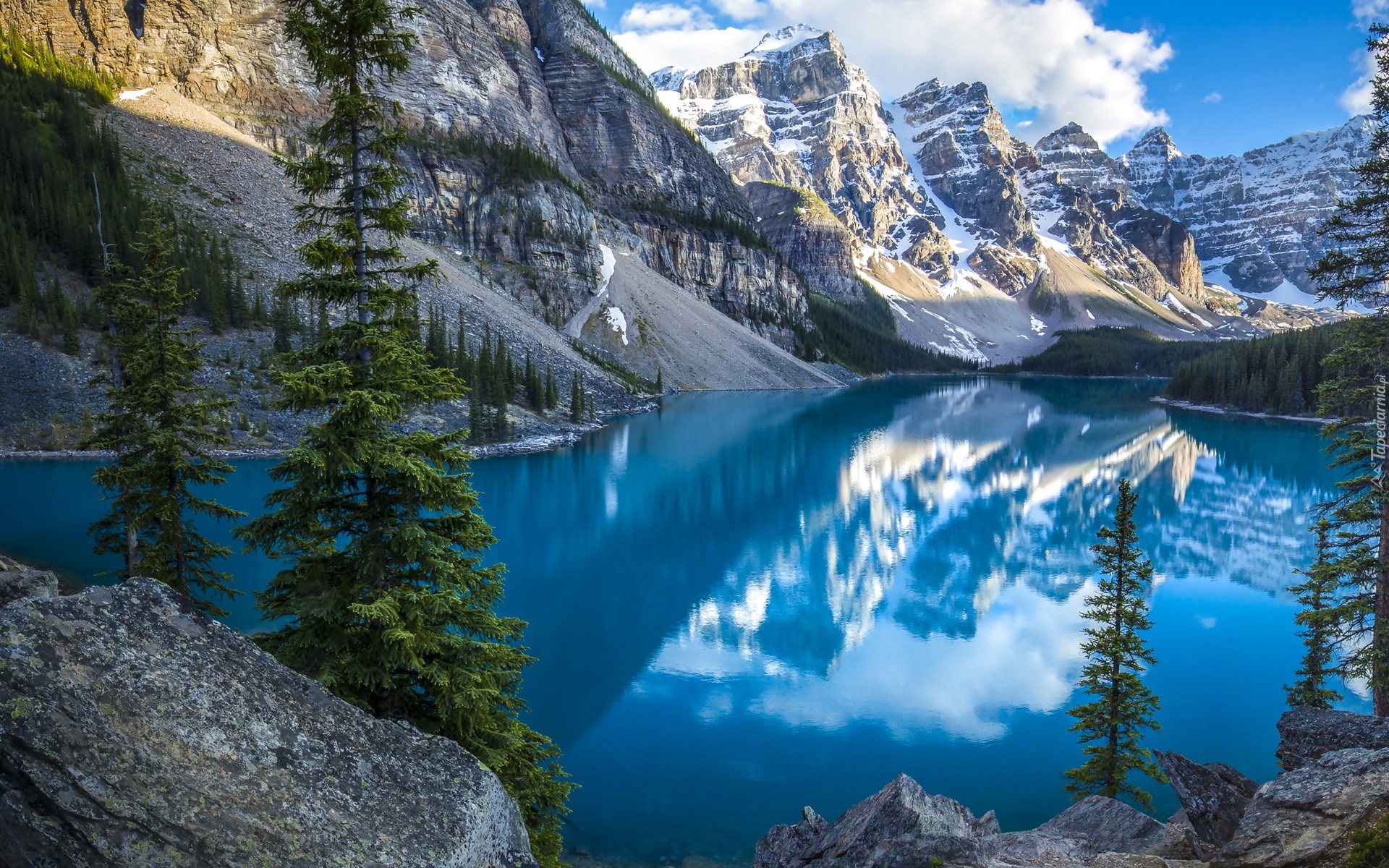 Kanada, Alberta, Park Narodowy Banff, Góry, Jezioro, Moraine Lake, Las, Drzewa, Chmury, Odbicie