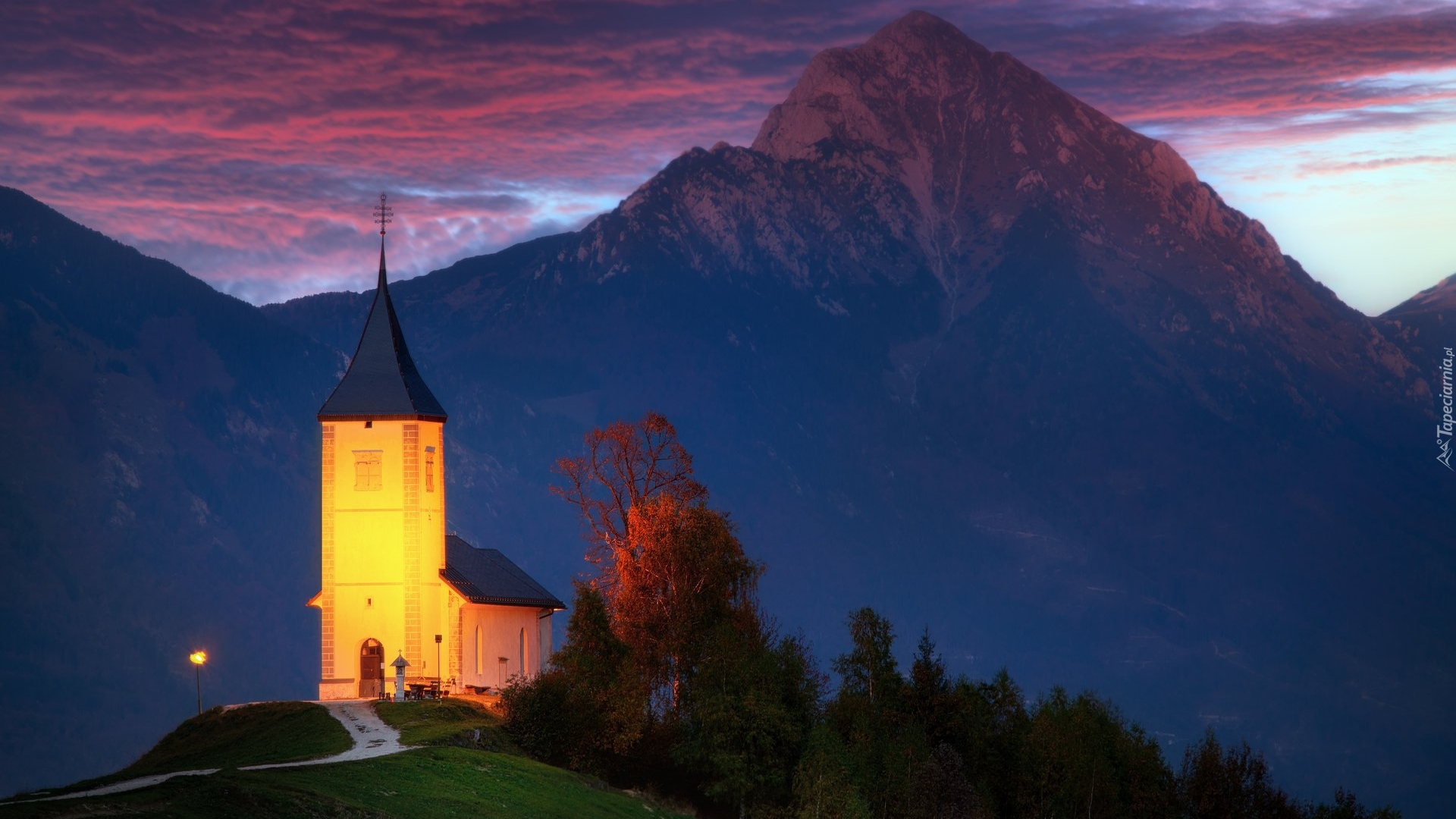 Oświetlony, Kościół św Primusa i Felicjana, Wzgórze, Góry, Wieś Jamnik, Słowenia