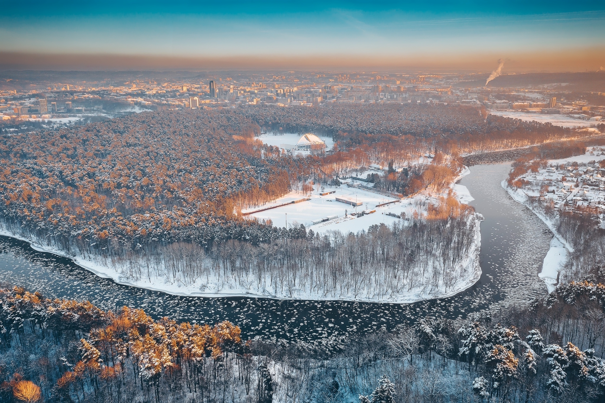 Zima, Park, Drzewa, Rzeka Wilia, Wilno, Litwa