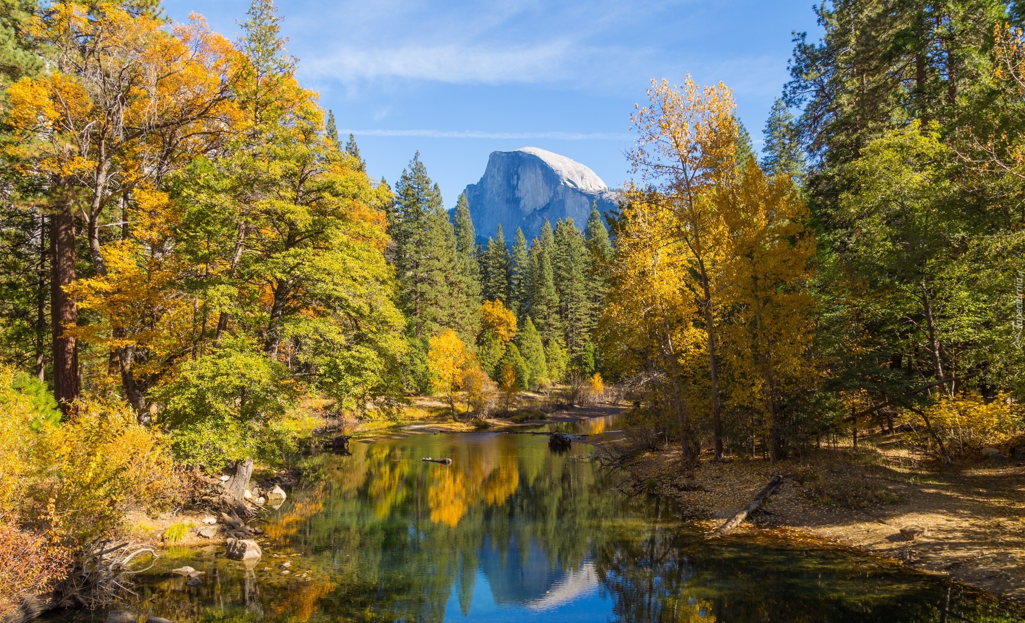 Stany Zjednoczone, Stan Kalifornia, Park Narodowy Yosemite, Jesień, Góry, Half Dome, Rzeka Merced, Drzewa