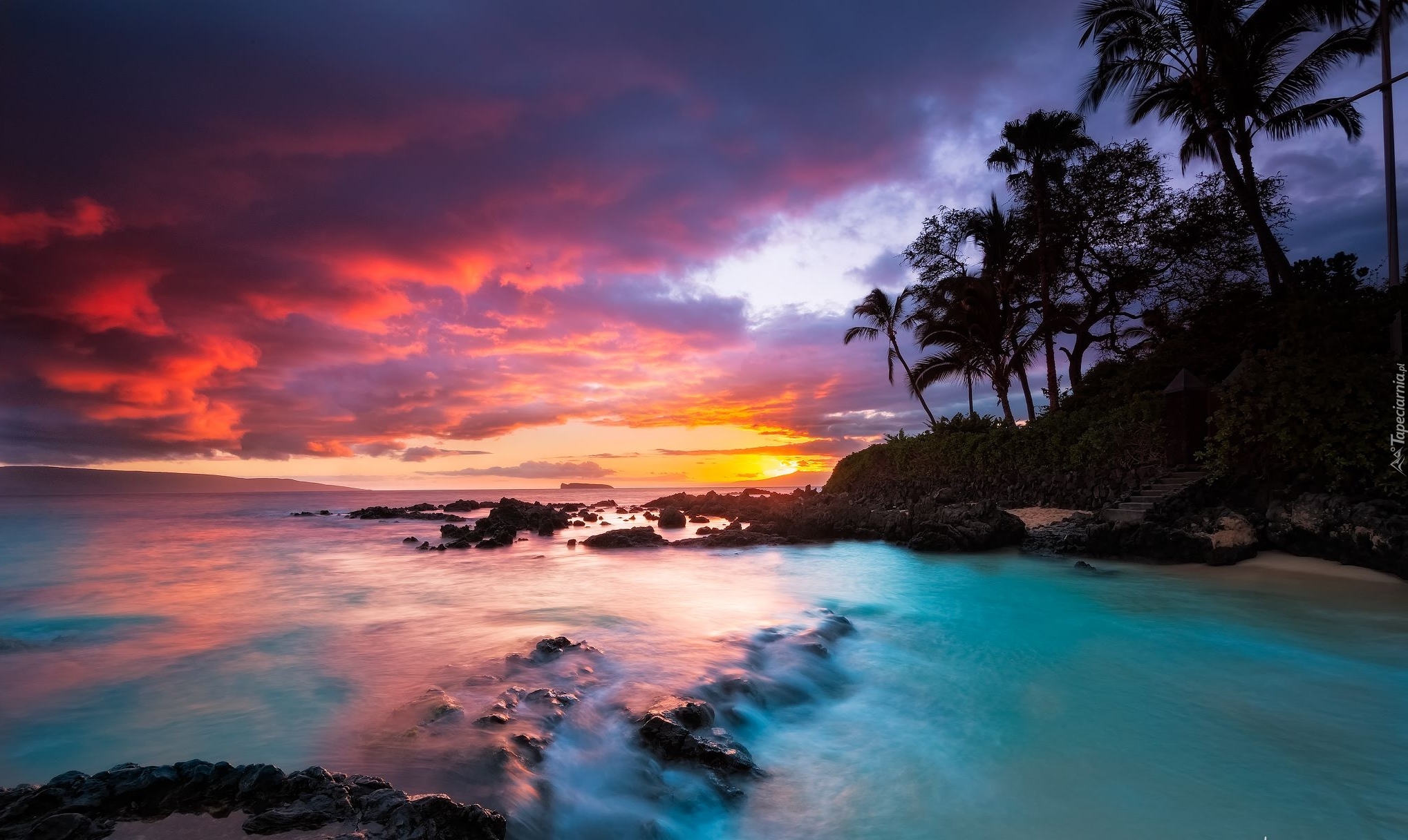 Hawaje, Wyspa Maui, Kurort Wailea, Morze, Zachód słońca, Palmy, Chmury