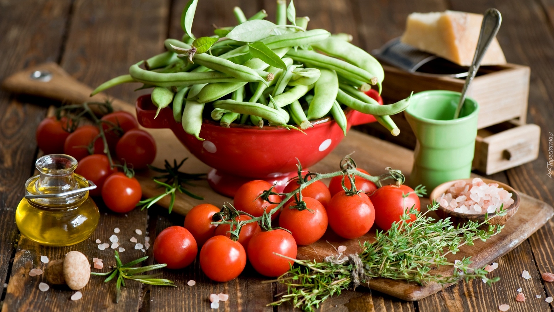 Pomidory, Fasolka zielona, Zioła, Olej, Czerwona, Miska