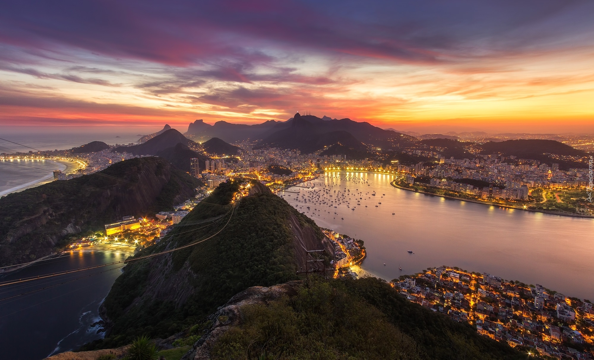 Brazylia, Rio de Janeiro, Morze, Zatoka, Statki, Góry, Domy, Światła, Zachód słońca, Chmury