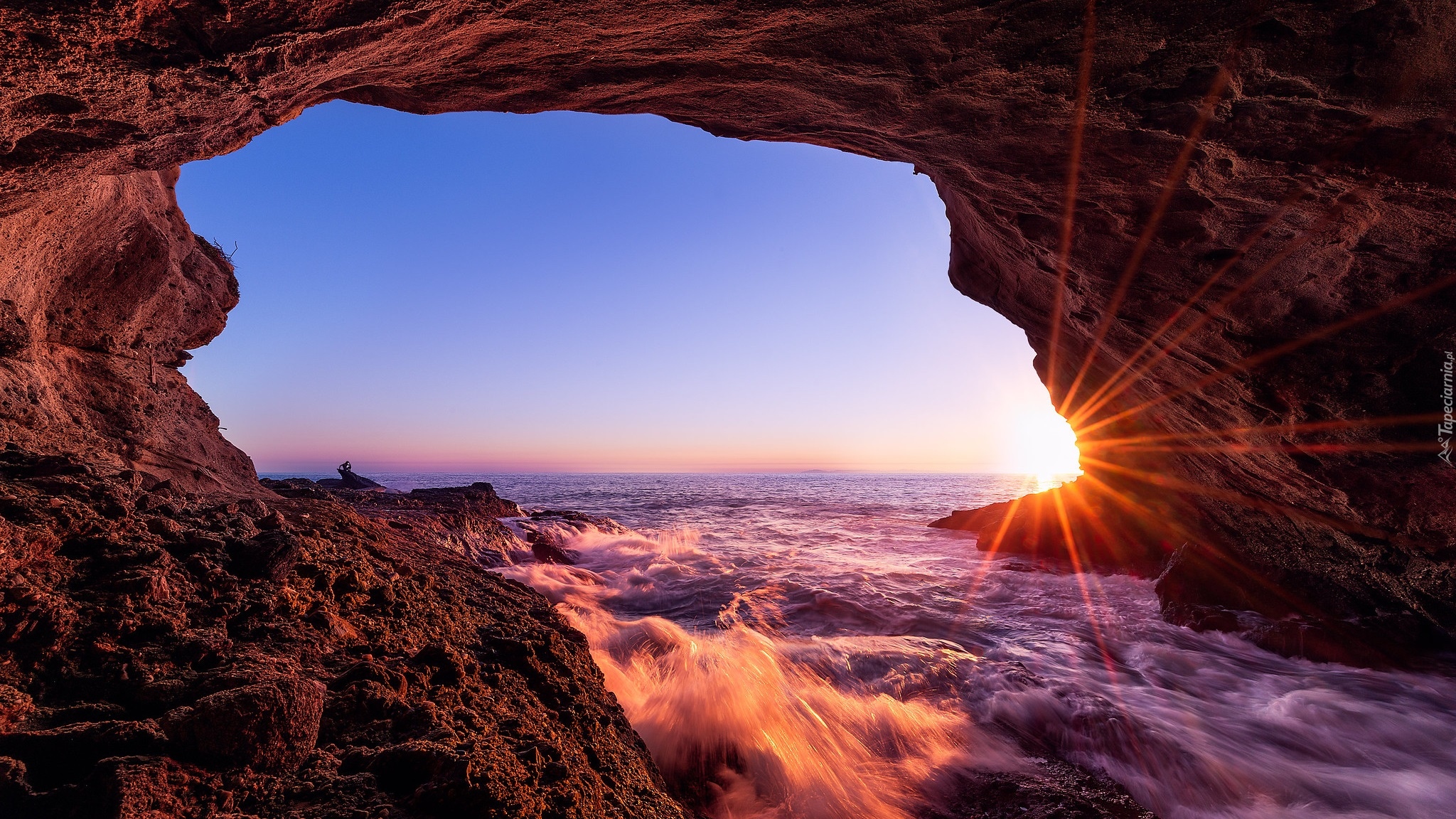 Skały, Jaskinia, Morze, Promienie słońca, Laguna Beach, Kalifornia, Stany Zjednoczone