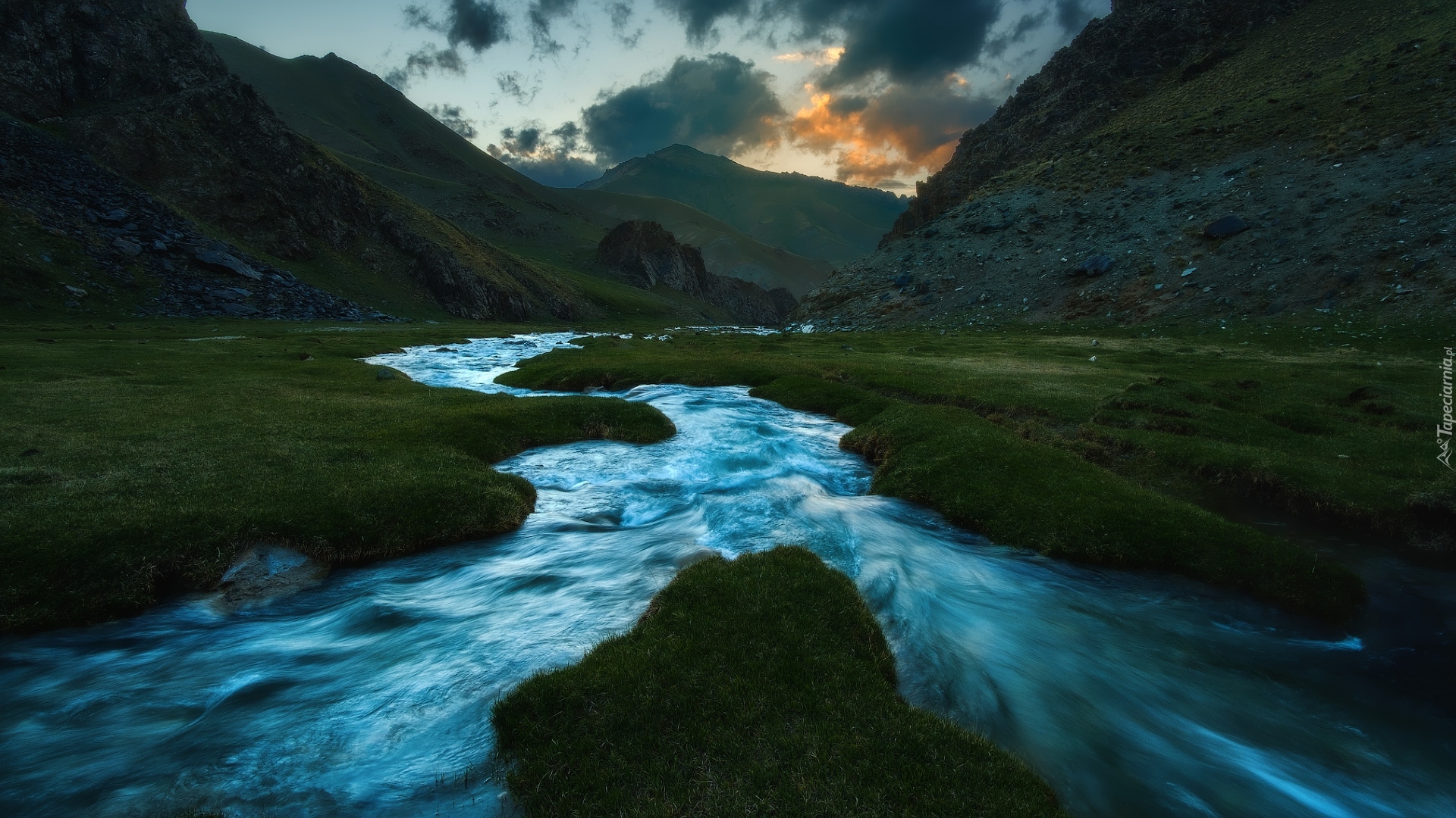 Rzeka Tash Rabat, Góry, Obwód naryński, Kirgistan