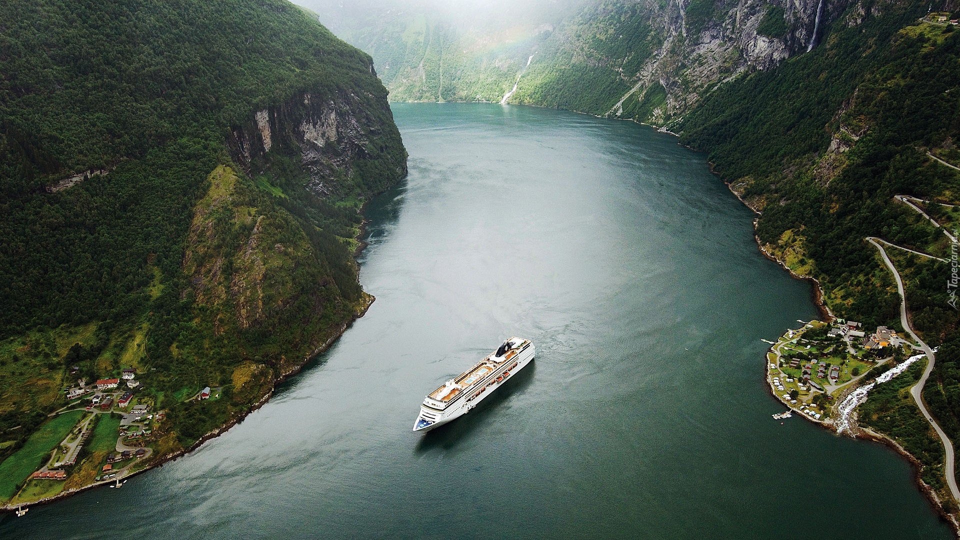 Norwegia, Fiord Geirangerfjord, Skały, Lasy, Wioski, Droga, Statek