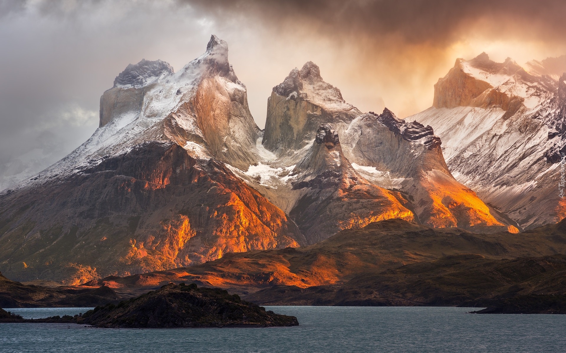 Chile, Patagonia, Torres del Paine, Góry, Jezioro Pehoé, Park Narodowy Torres del Paine