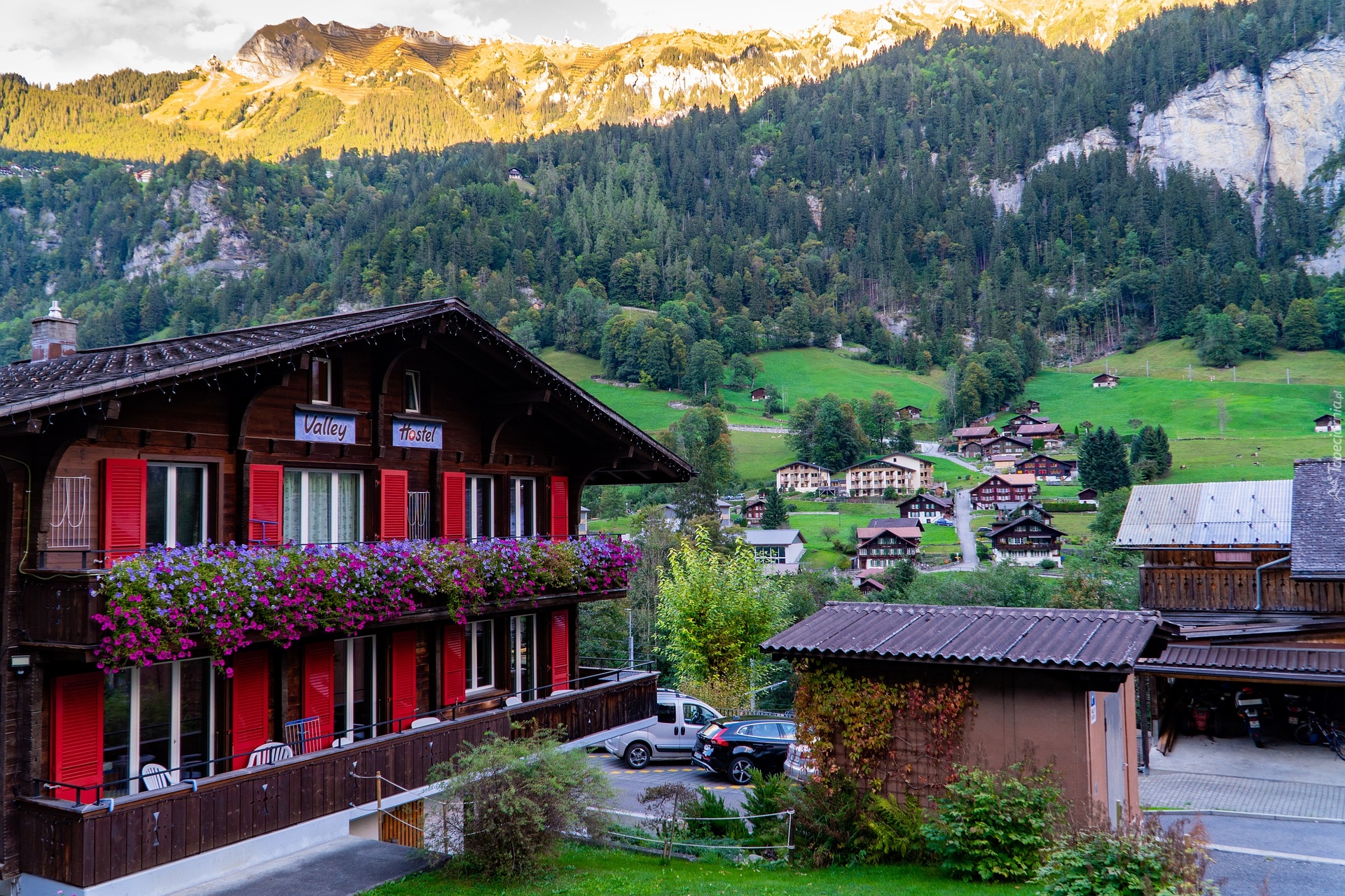 Dom, Hotel, Valley Hostel, Wioska Lauterbrunnen, Dolina, Góry, Alpy, Szwajcaria