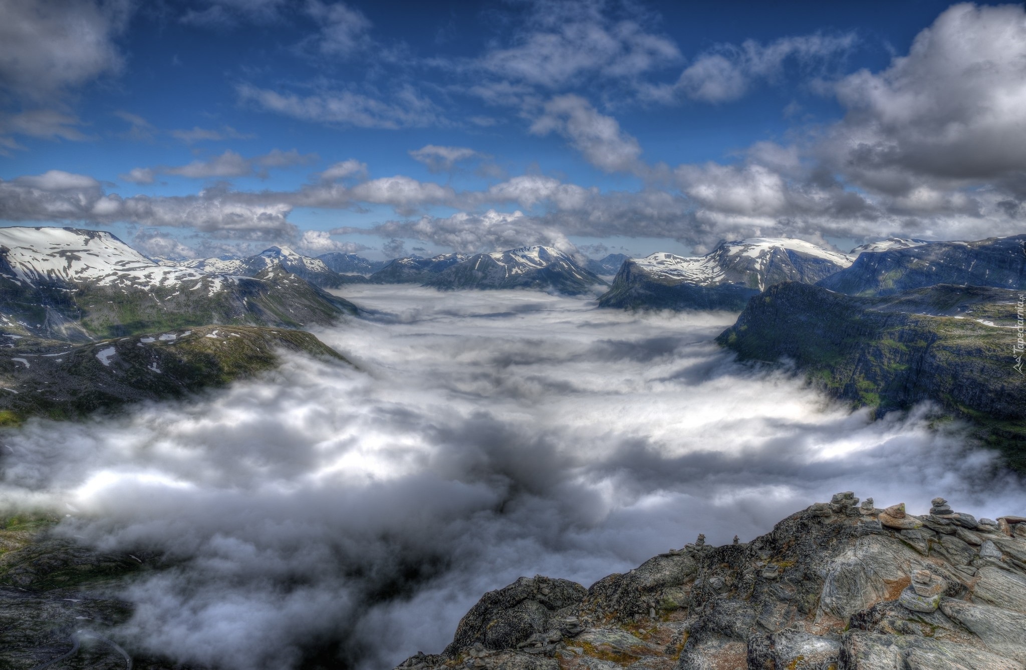 Norwegia, Region Møre og Romsdal, Wierzchołki, Góry Skandynawskie, Chmury