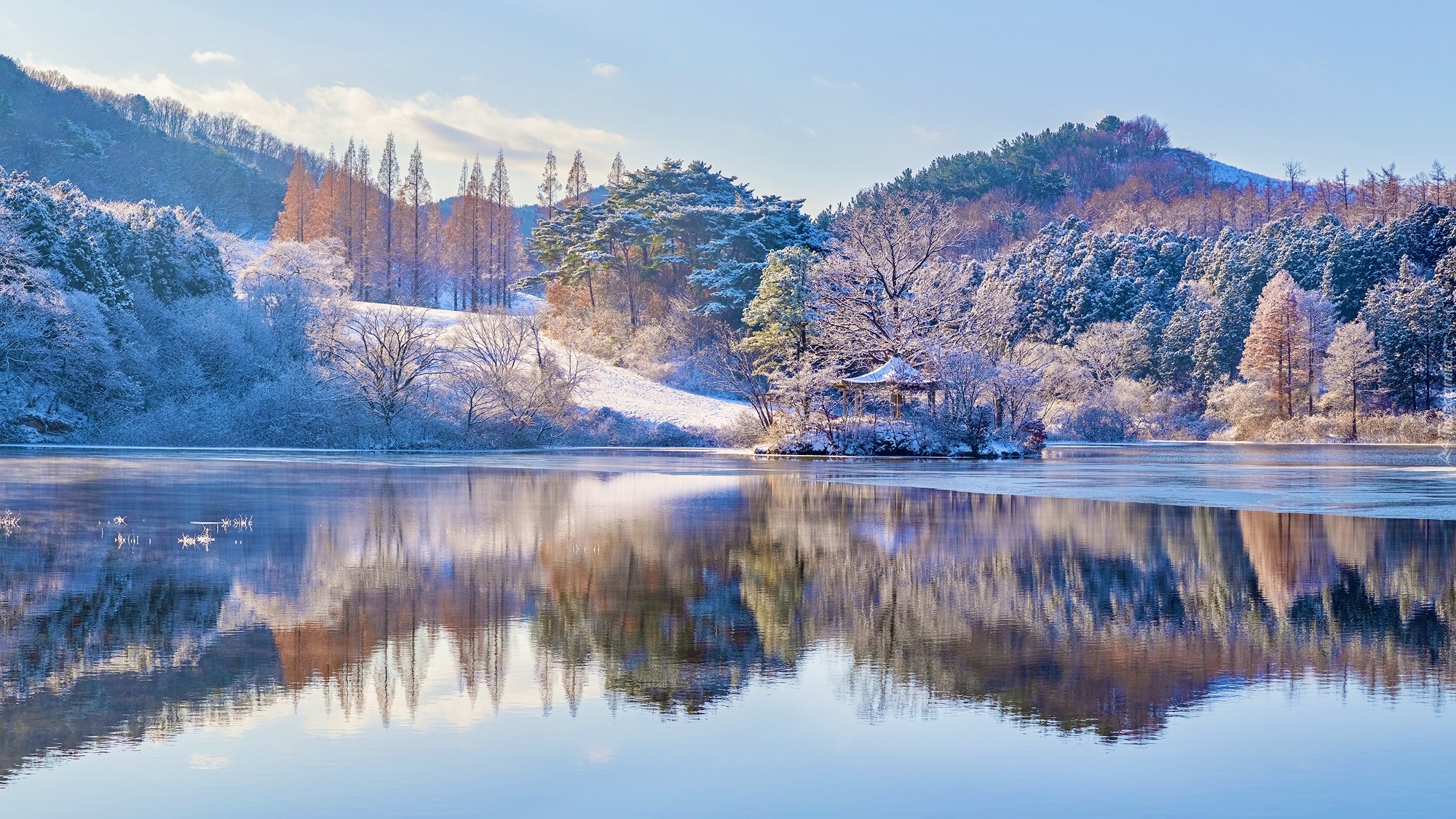 Korea Południowa, Yongbiji, Jezioro, Drzewa, Odbicie, Altana, Zima, Wzgórza