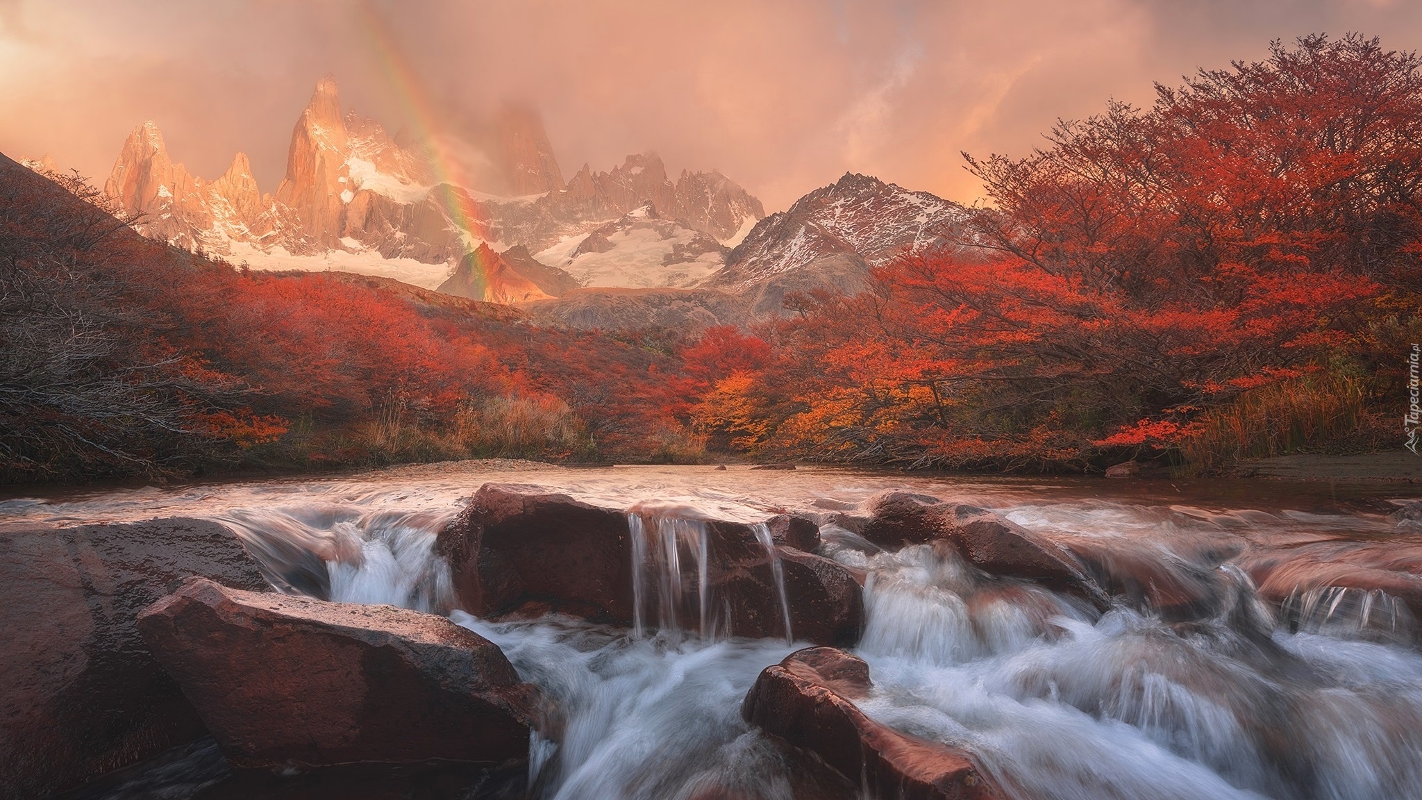 Jesień, Góry Andy, Tęcza, Czerwone, Drzewa, Kamienie, Głazy, Rzeka, Park Narodowy Los Glaciares, Argentyna