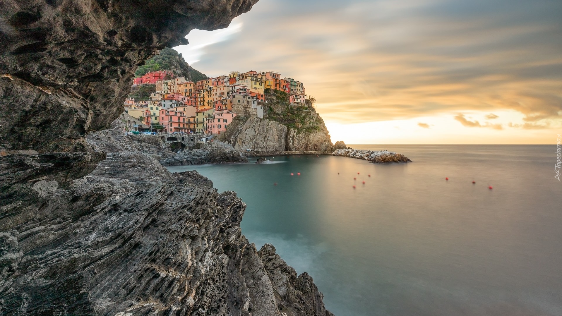 Włochy, Gmina Riomaggiore, Manarola, Cinque Terre, Morze Liguryjskie, Kolorowe, Domy, Wschód słońca, Chmury, Skały