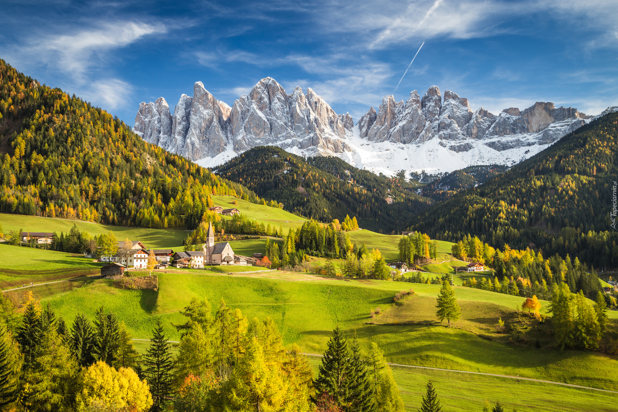 Włochy, Dolomity, Dolina Val di Funes, Wieś Santa Maddalena, Jesień, Góry, Masyw Odle, Lasy, Drzewa