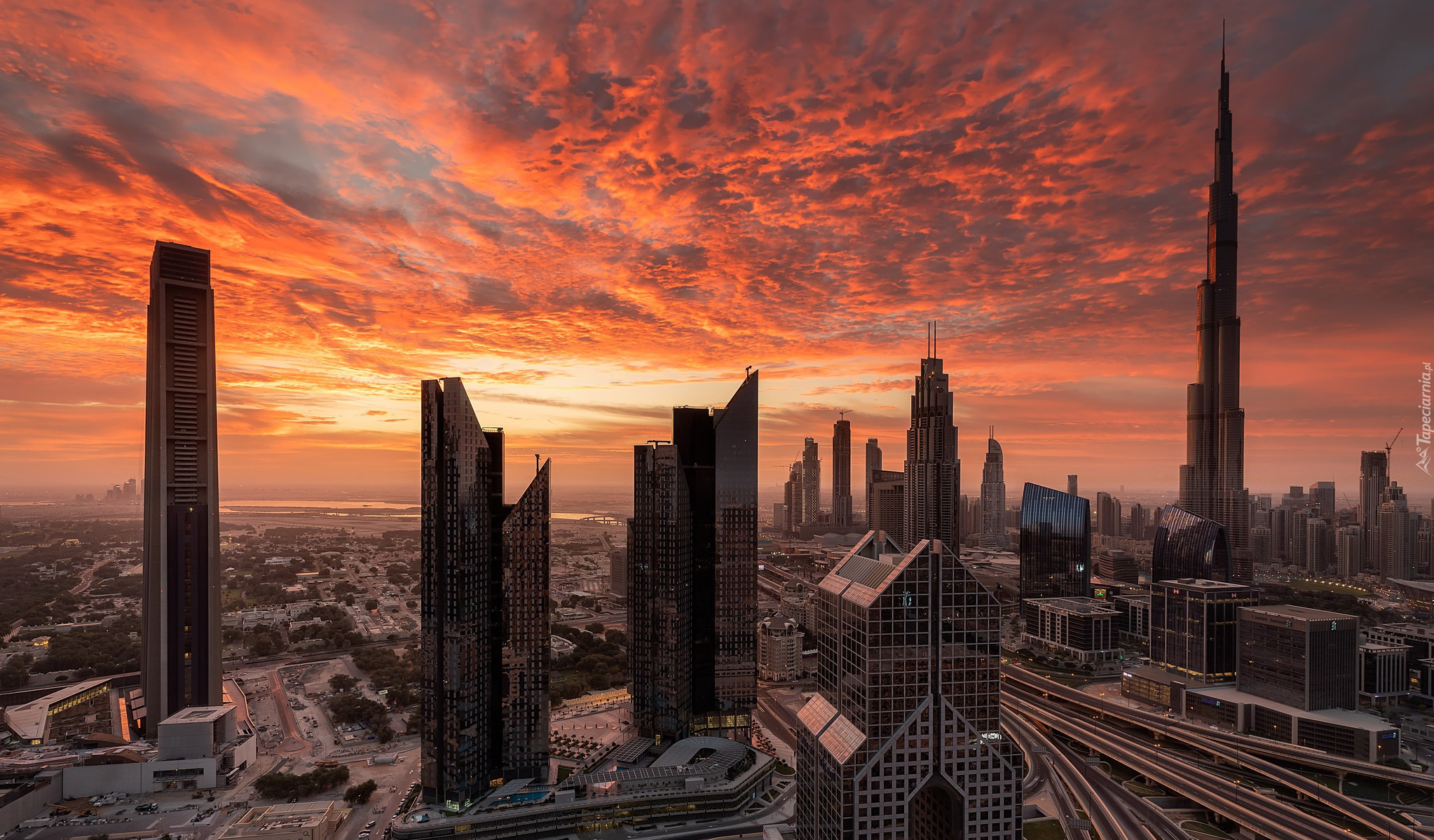 Zjednoczone Emiraty Arabskie, Dubaj, Drapacze chmur, Wieżowce, Zachód słońca, Niebo, Chmury