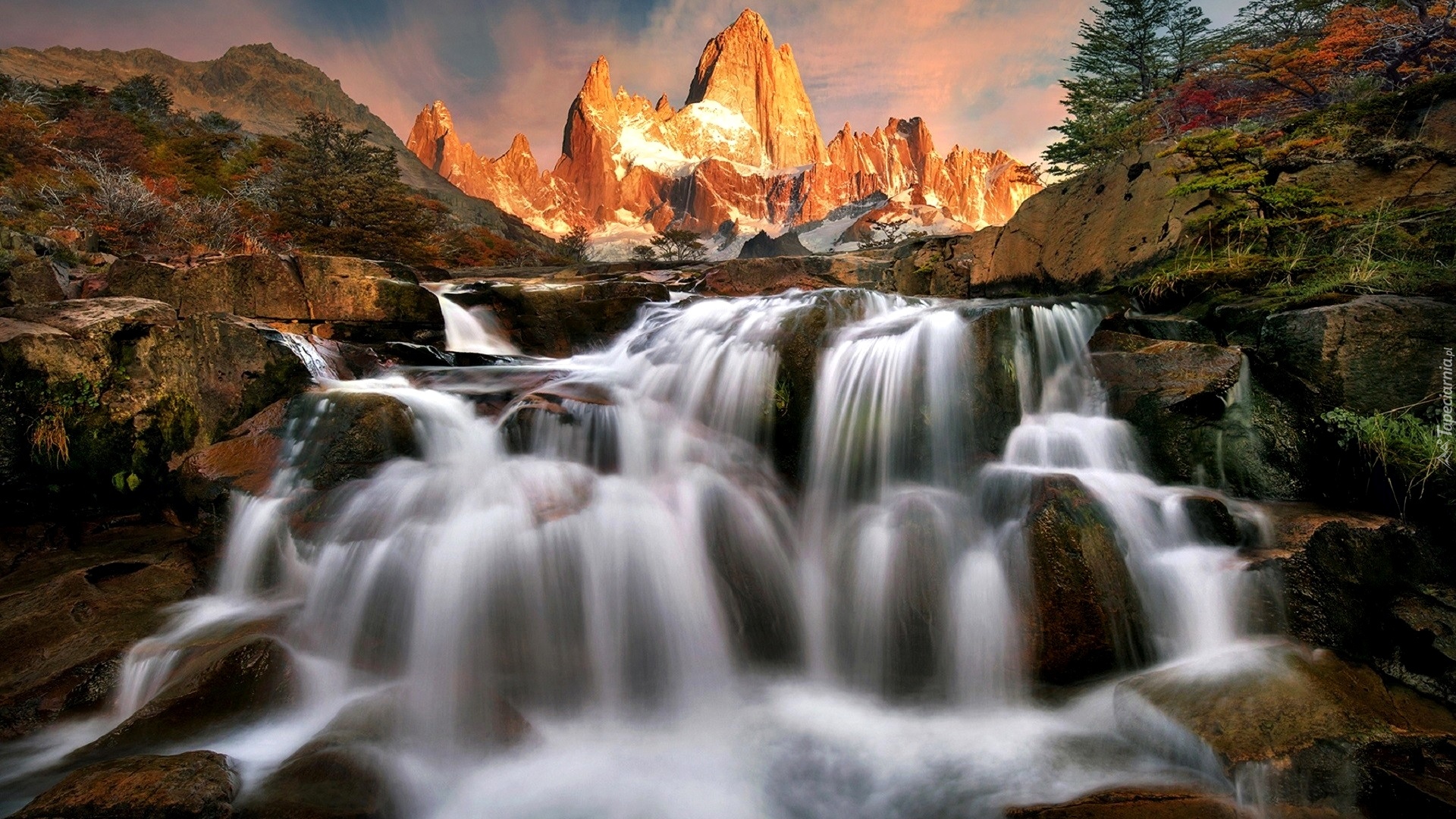 Argentyna, Patagonia, Park Narodowy Los Glaciers, Góry, Szczyt Fitz Roy, Wodospad, Drzewa