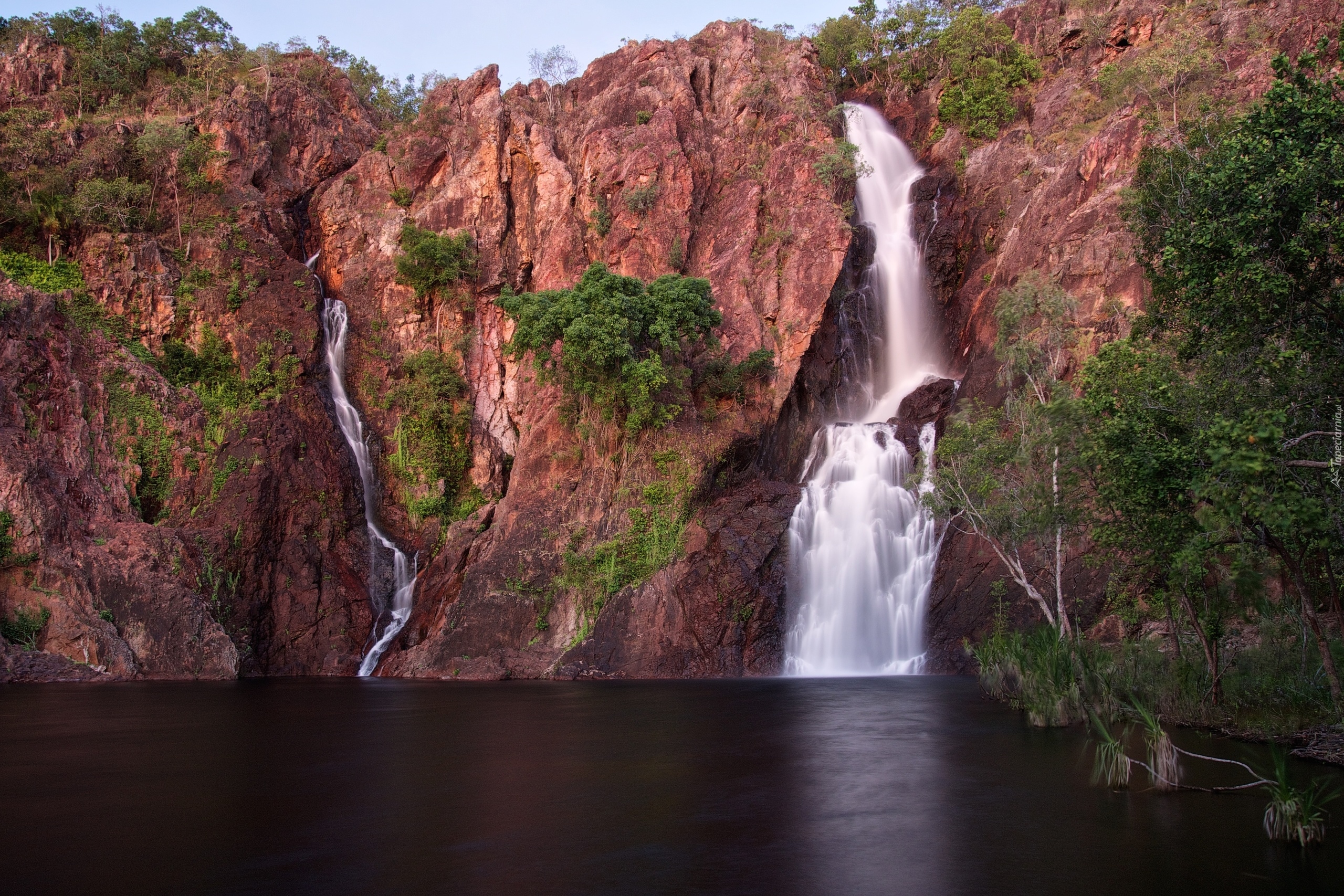 Australia, Park Narodowy Litchfield, Skały, Wodospad Wangi Falls, Drzewa, Roślinność