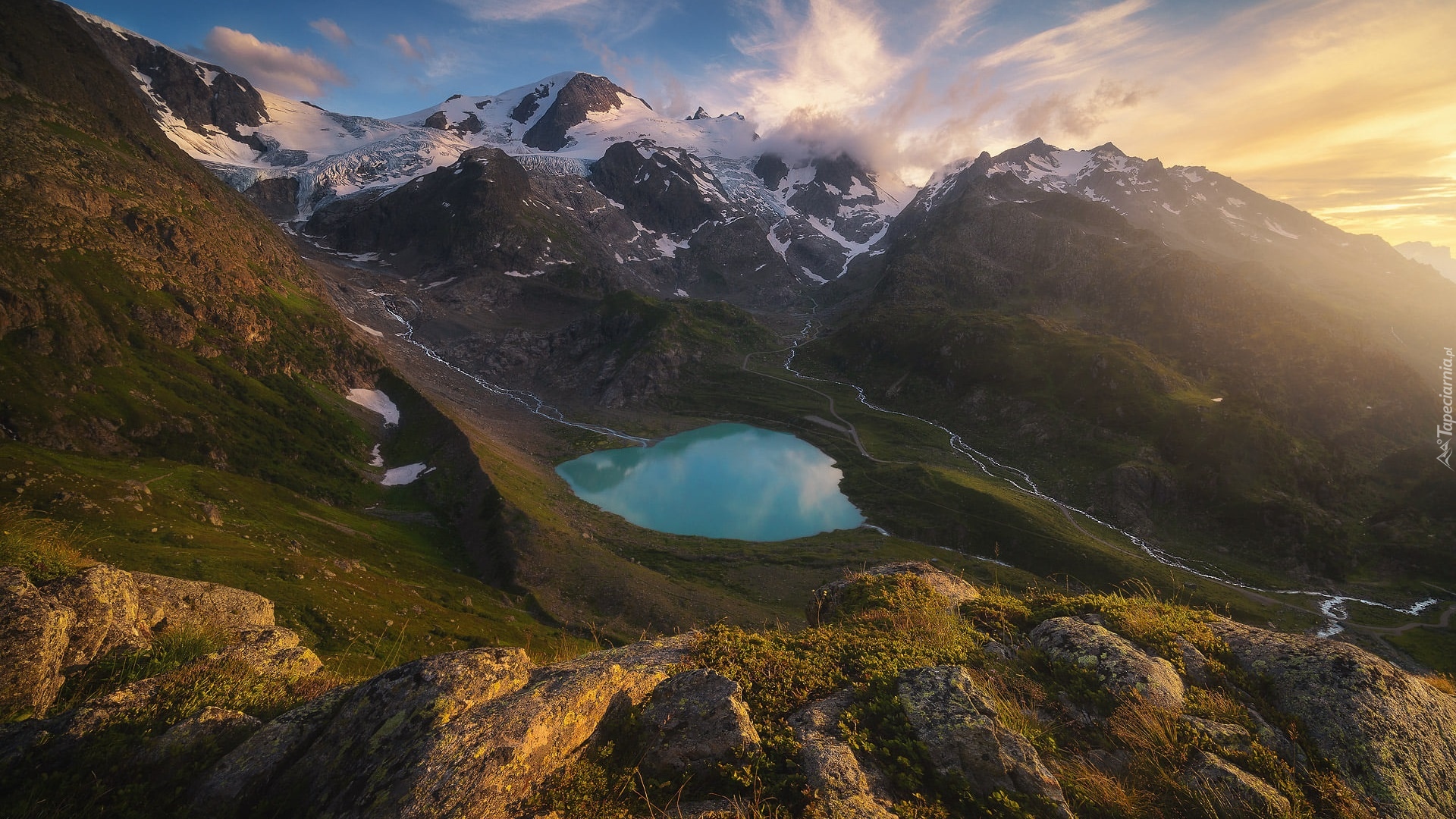 Góry, Jezioro, Wschód słońca, Chmury, Szwajcaria