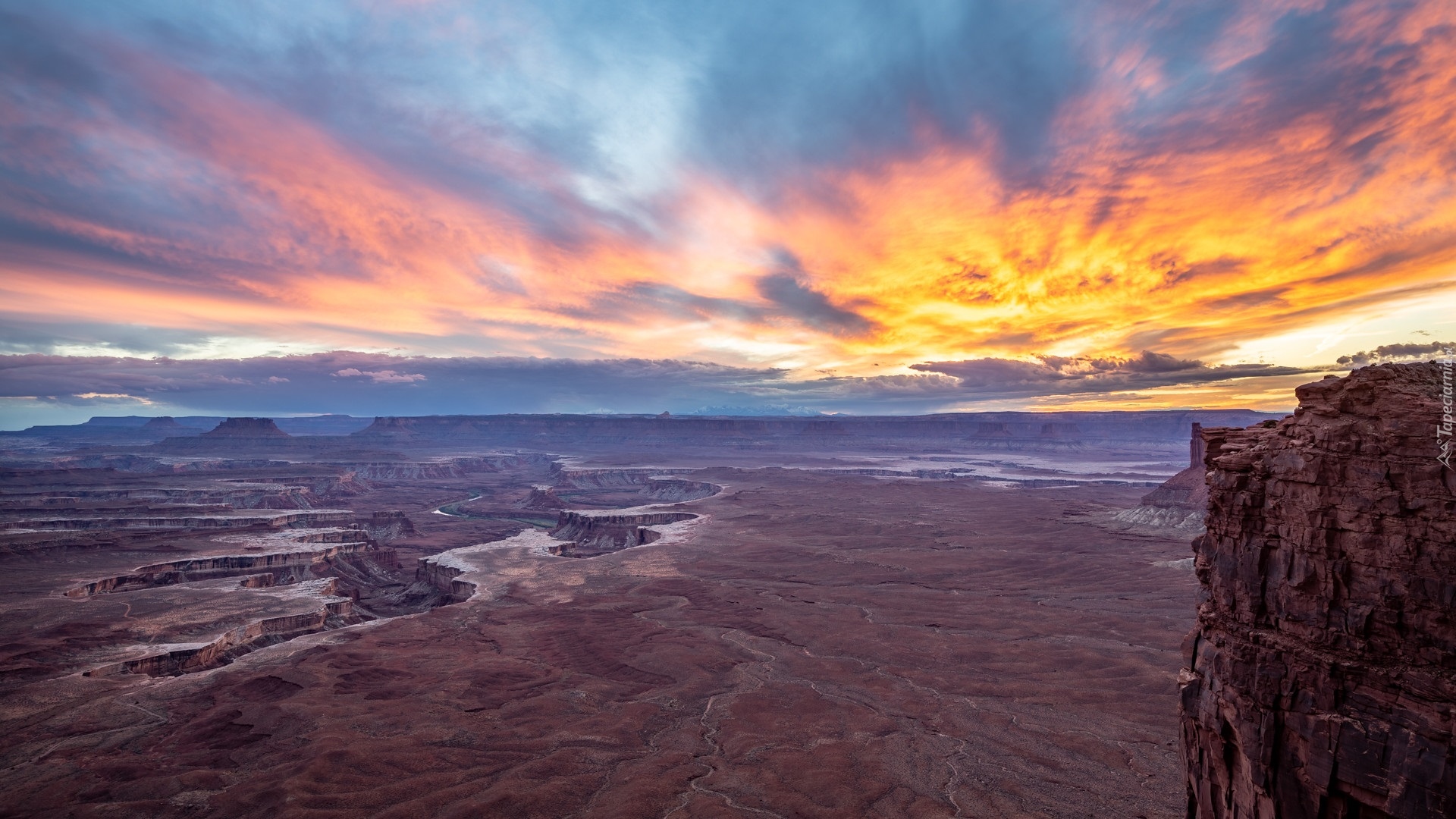 Zachód słońca, Kaniony, Park Narodowy Canyonlands, Utah, Stany Zjednoczone