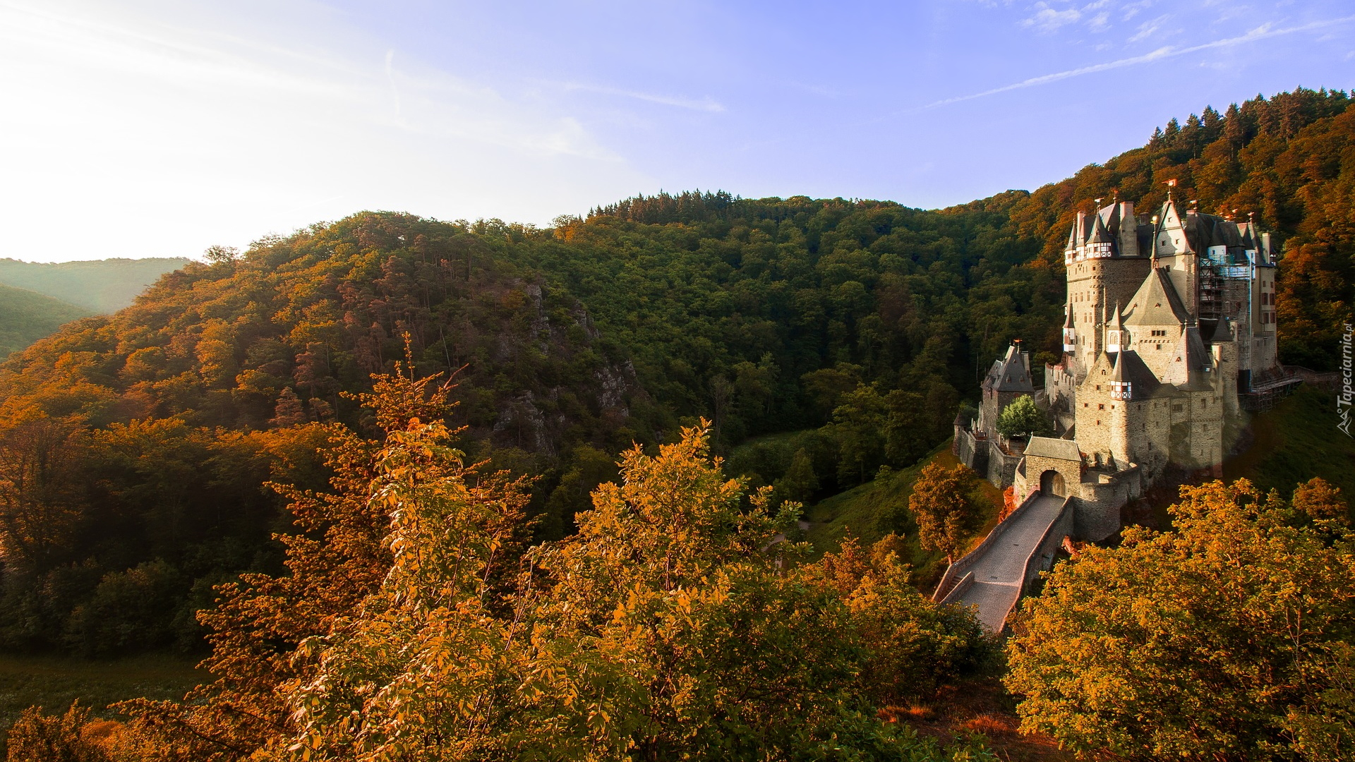 Góry Eifel, Zamek Eltz, Jesień, Las, Drzewa, Gmina Wierschem, Niemcy