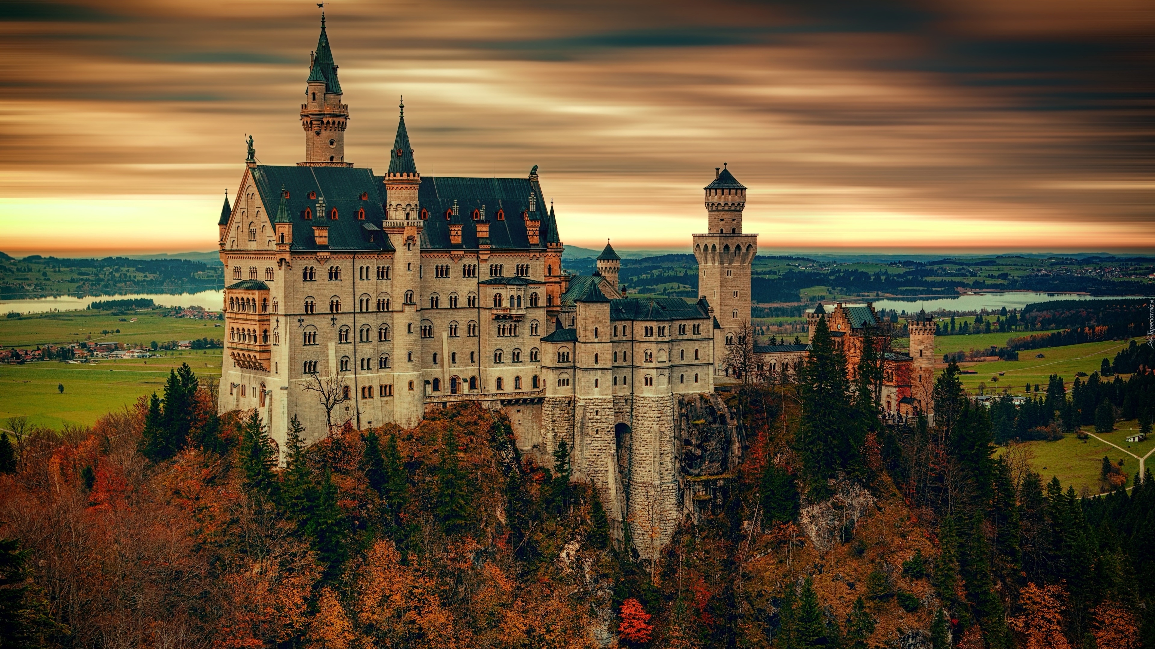Niemcy, Bawaria, Zamek Neuschwanstein, Las, Drzewa, Jesień, Zachód słońca, Wzgórze