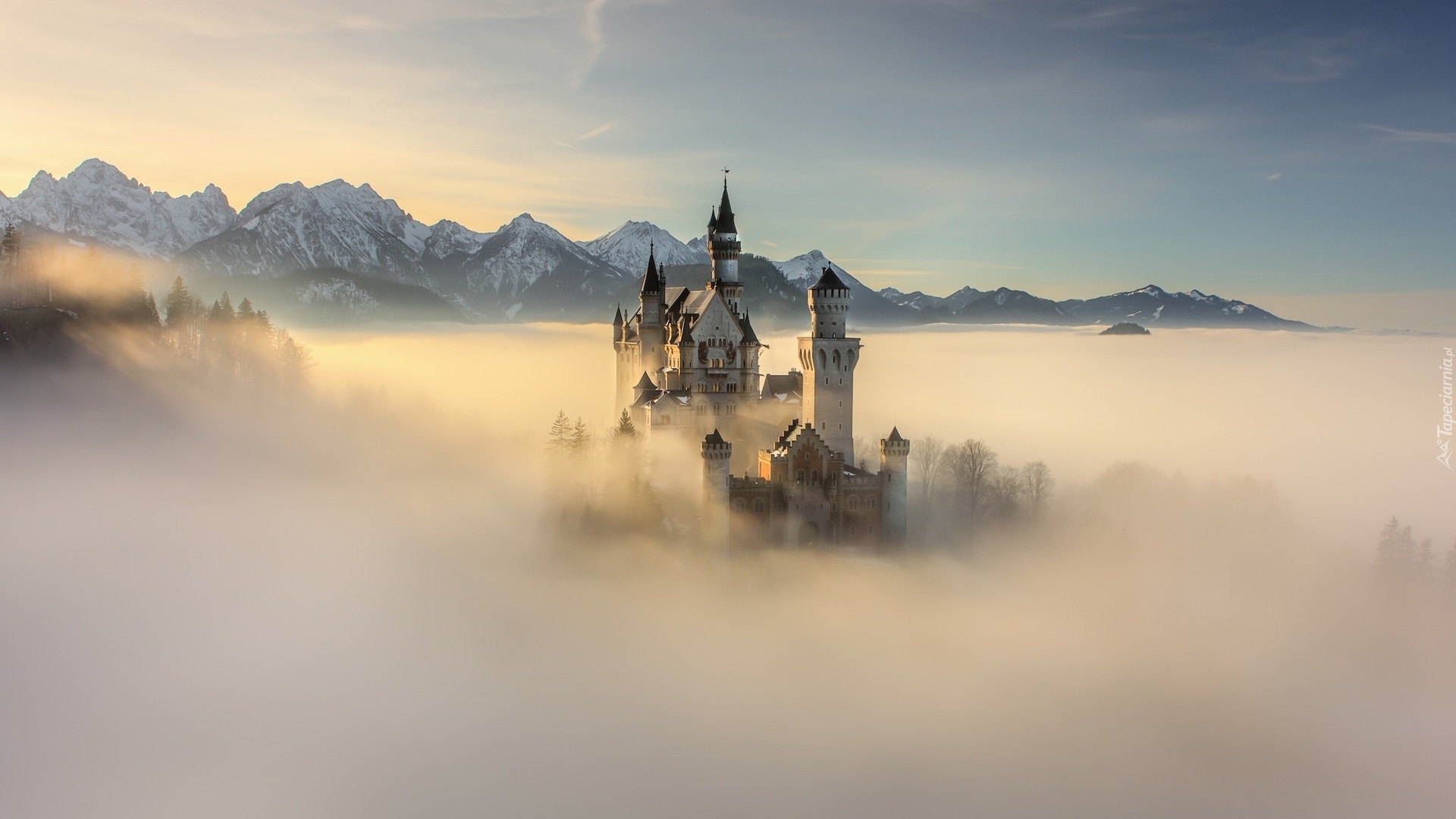 Niemcy, Bawaria, Zamek Neuschwanstein, Góry, Mgła