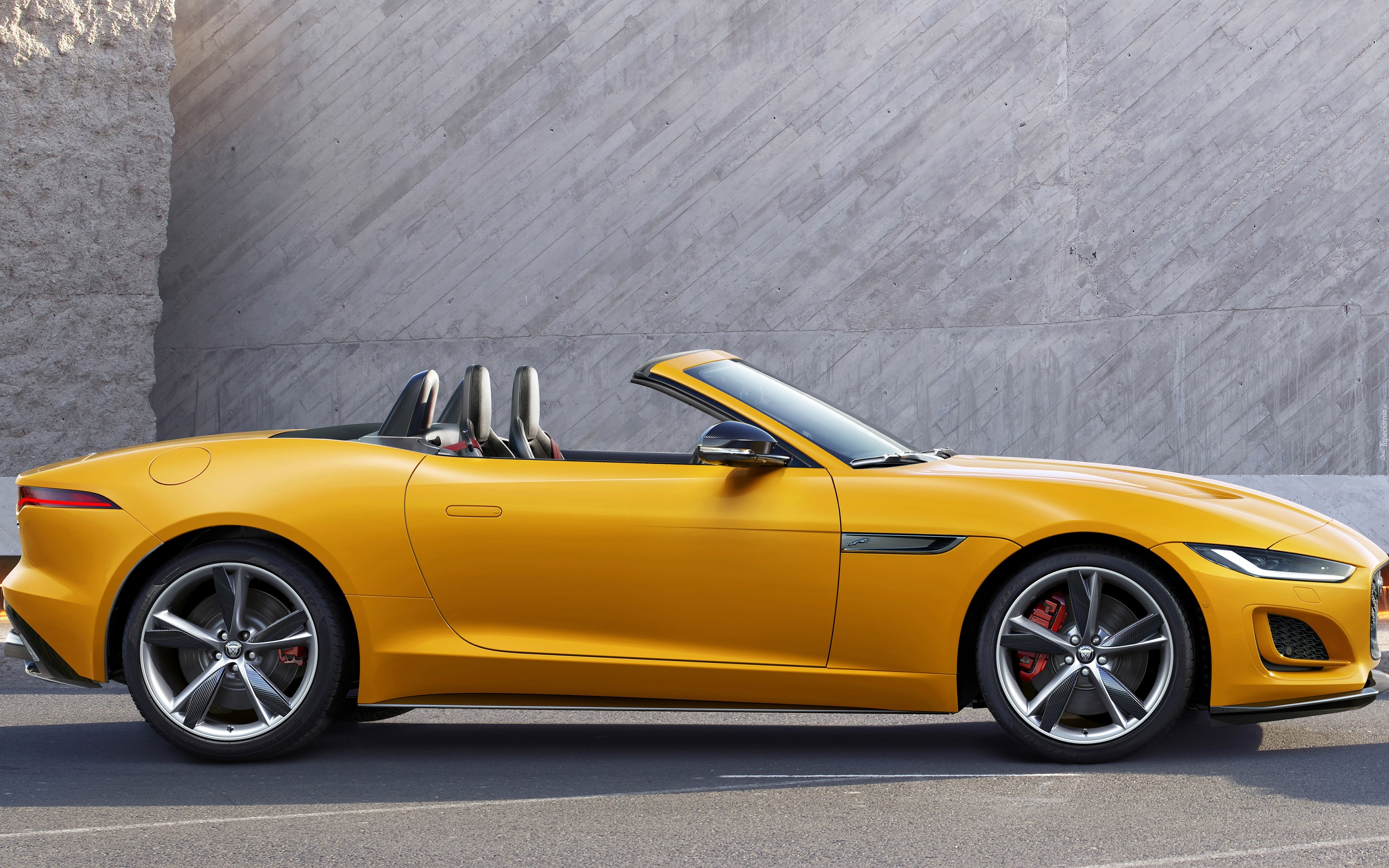 Żółty, Jaguar F-Type, 2020