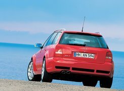 Czerwone, Audi RS4, Tył