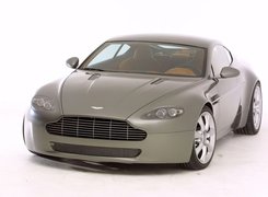 Aston Martin V8 Vantage, Przód