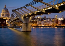 Most, Rzeka, Miasto, Budynki