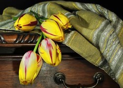 Kolorowe, Tulipany, Narzuta, Skrzynia