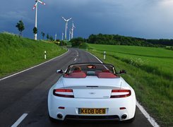Aston Martin V8 Vantage, Droga, Wiatraki