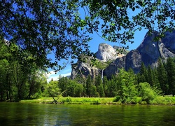 Stany Zjednoczone, Stan Kalifornia, Park Narodowy Yosemite, Góry, Las, Rzeka