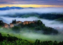 Toskania, Włochy, Mgła, Wschód Słońca, Budynki