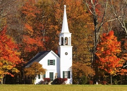 Kościółek, Drzewa, Jesień