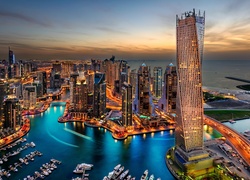 Drapacze chmur, Wieżowiec Cayan Tower, Łodzie, Zachód słońca, Dubaj, Zjednoczone Emiraty Arabskie
