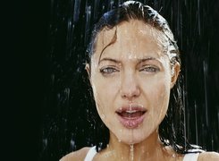 Angelina Jolie, mokra twarz