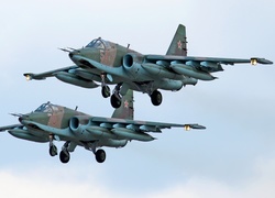 Dwa, Samoloty, Bombowe, Su-25