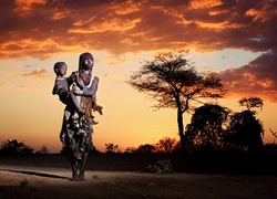 Afrykańska Kobieta, Dziecko, Drzewo, Niebo