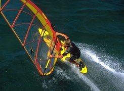 Windsurfing,żółta deska