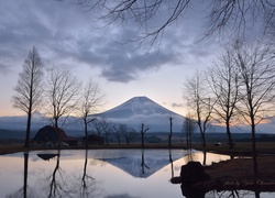Staw, Domy, Drzewa, Chmury, Fudżi, Mgła, Japonia