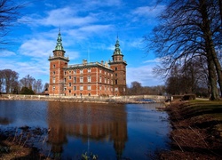 Zamek Trolle-Ljungby, Gmina Kristianstad, Szwecja, Fosa, Most