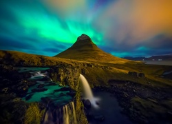 Islandia, Góra Kirkjufell, Wodospad Kirkjufellsfoss, Rzeka, Kamienie, Zorza polarna