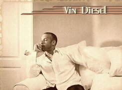 Vin Diesel,biała koszula