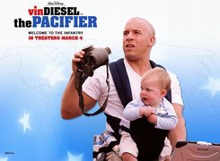 Vin Diesel,lornetka, dziecko