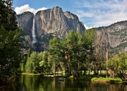Stany Zjednoczone, Stan Kalifornia, Park Narodowy Yosemite, Góry, Lasy, Wodospad