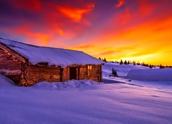Dom, Zima, Zachód Słońca