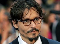 Johnny Depp,okulary, broda
