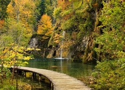 Jesień, Drzewa, Wodospad, Rzeczka, Kładka